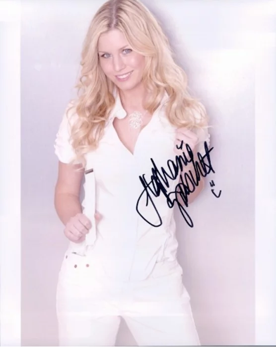 Stephanie  Gatschet autograph