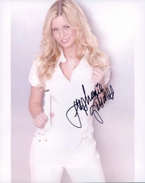 Stephanie  Gatschet autograph