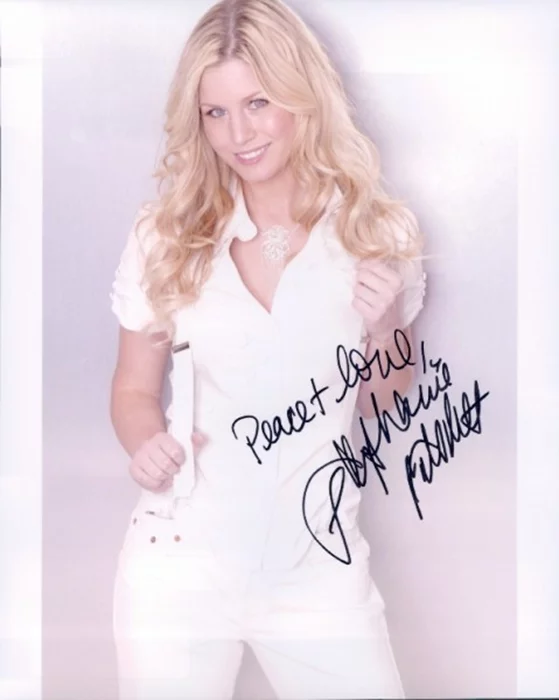 Stephanie  Gatschet autograph