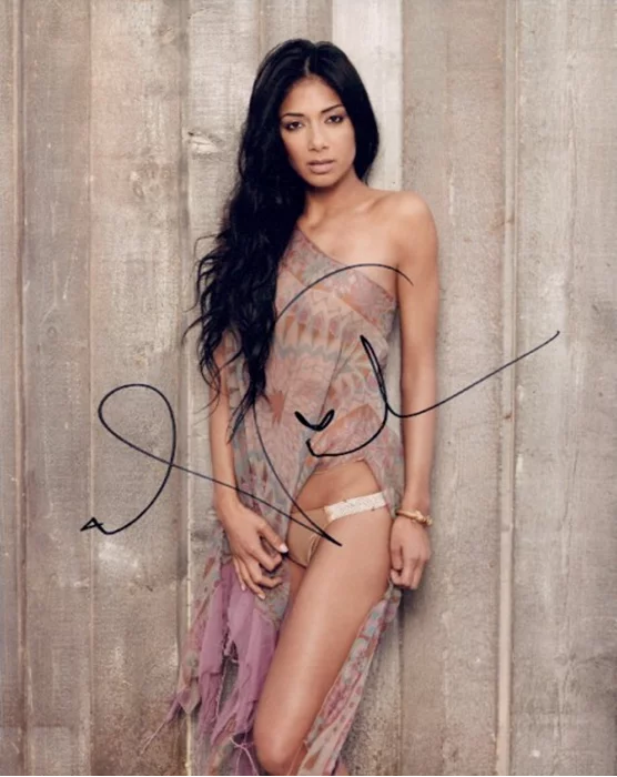 Nicole Scherzinger autograph
