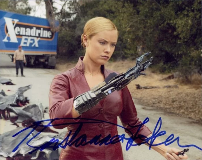Kristanna Loken autograph