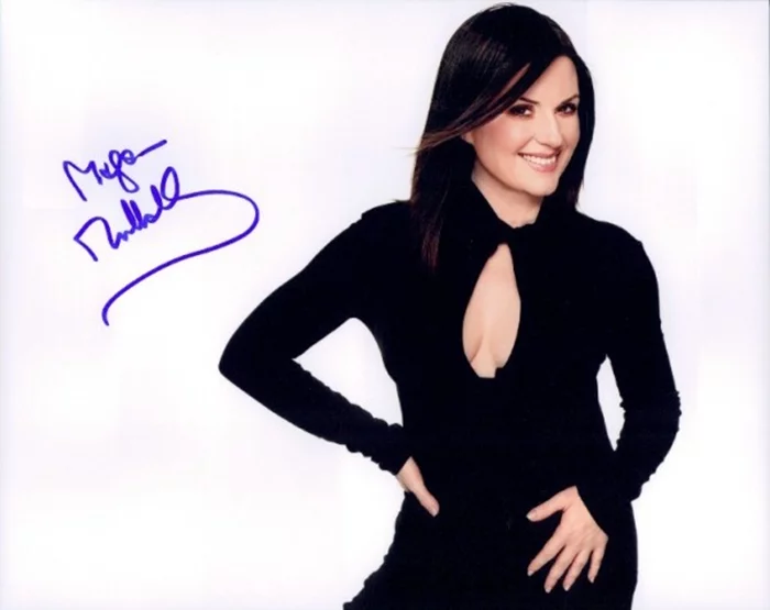 Megan Mullally autograph