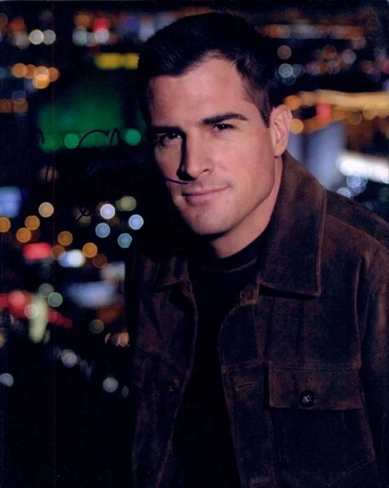 George Eads autograph