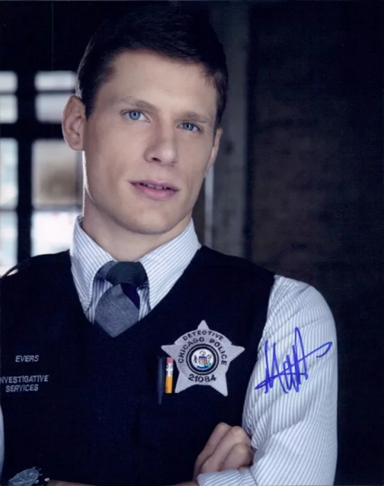 Matt Lauria autograph