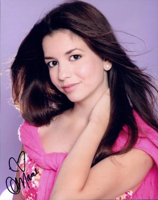 Masiela Lusha autograph