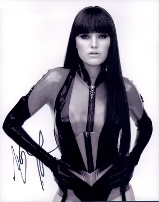 Malin Akerman autograph