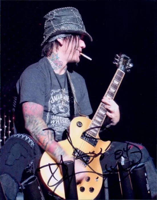 DJ Ashba autograph