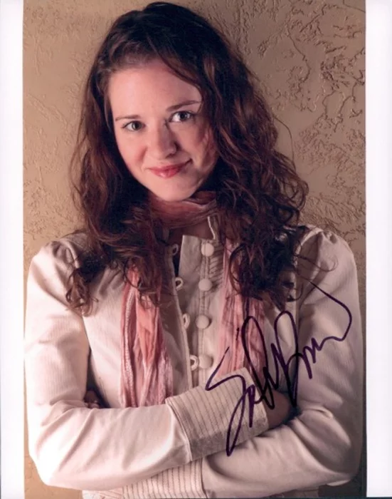 Sarah Drew autograph