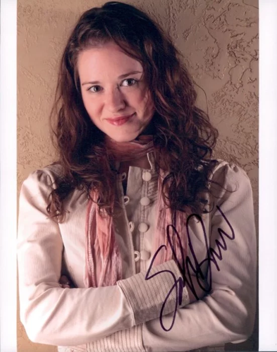 Sarah Drew autograph