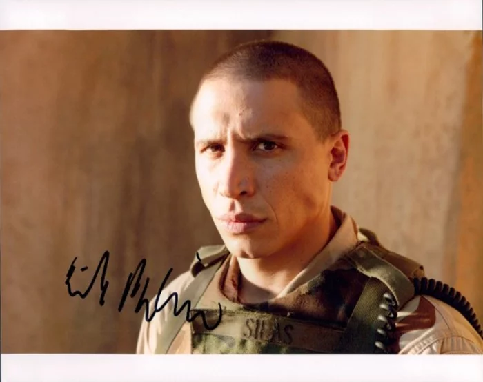 Erik Palladino autograph