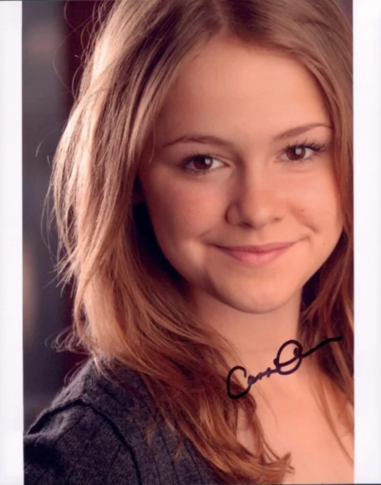 Cassi Thomson autograph