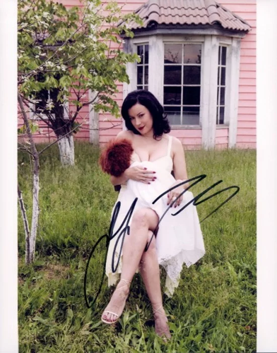 Jennifer Tilly autograph