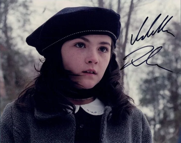 Isabelle Fuhrman autograph