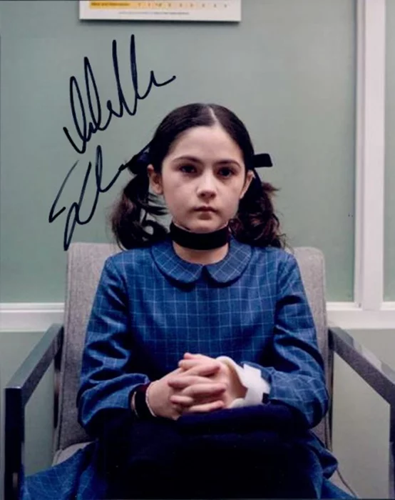 Isabelle Fuhrman autograph