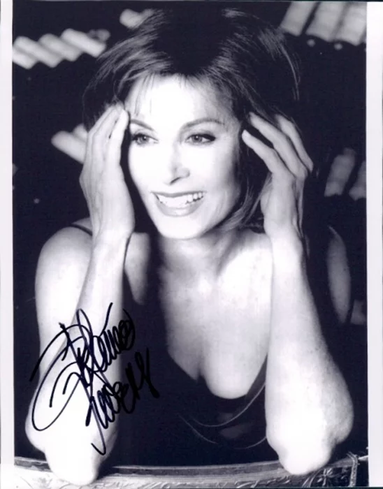 Stefanie Powers autograph