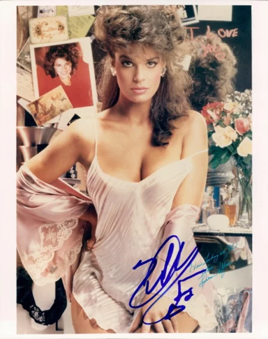 Kristian Alfonso autograph