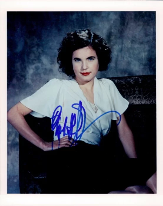 Elizabeth McGovern autograph