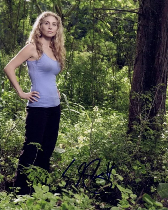 Elizabeth Mitchell autograph