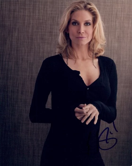 Elizabeth Mitchell autograph