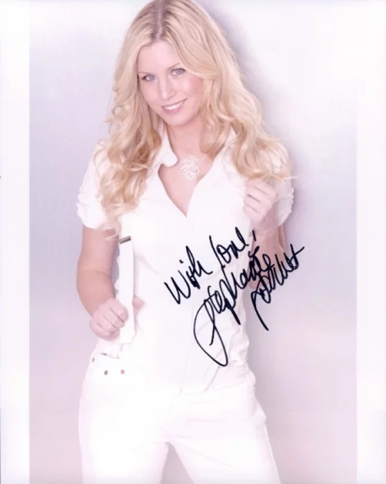 Stephanie  Gatschet autograph