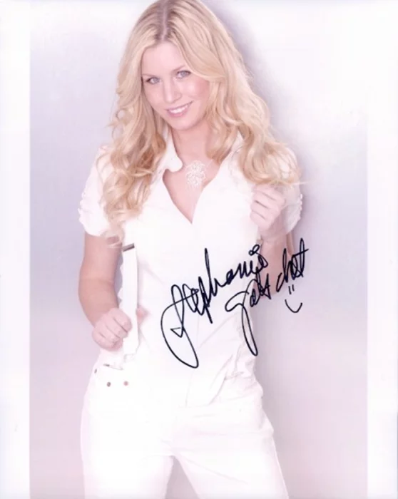 Stephanie  Gatschet autograph