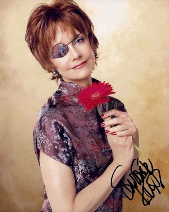 Swoosie Kurtz autograph