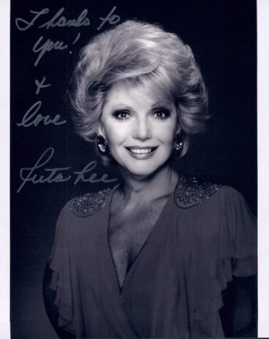 Ruta Lee autograph