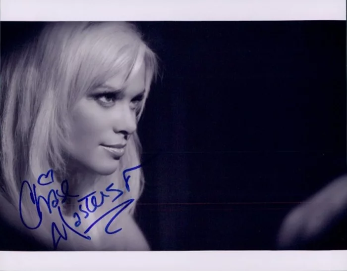 Chase Masterson autograph