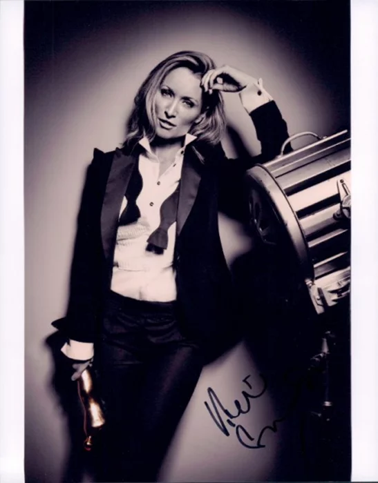 Victoria Smurfit autograph