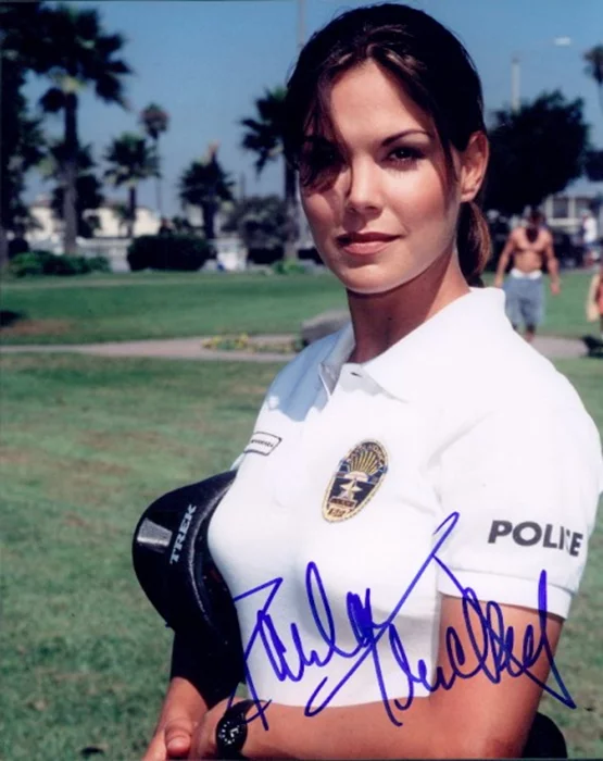 Paula Trickey autograph