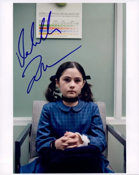 Isabelle Fuhrman autograph