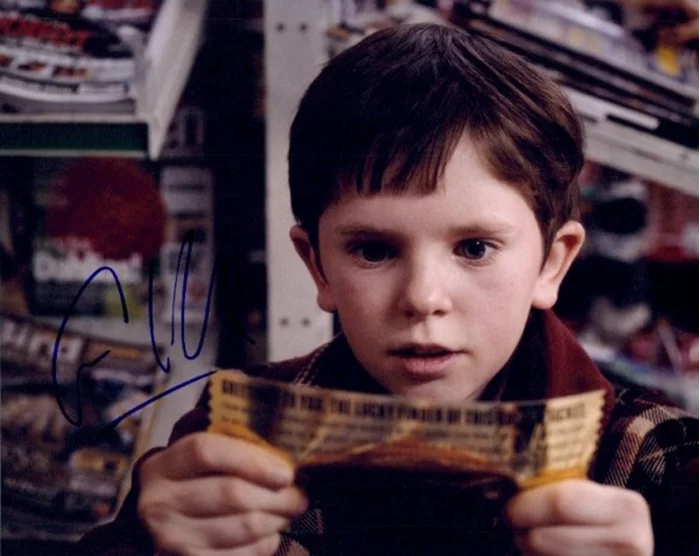 Freddie Highmore autograph