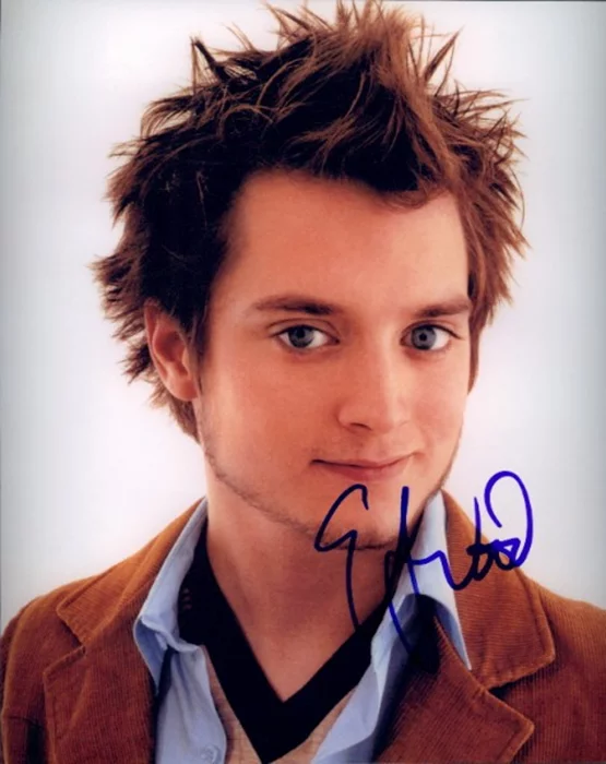 Elijah Wood autograph