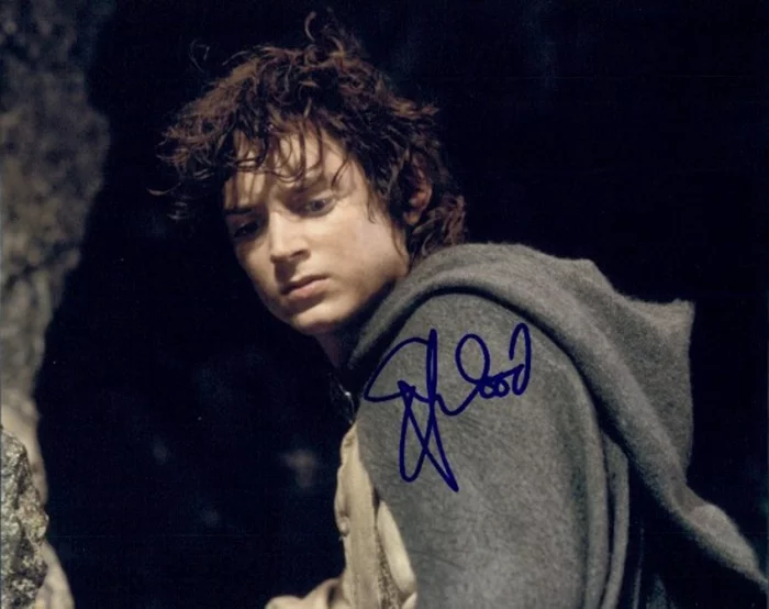 Elijah Wood autograph