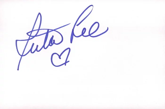 Ruta Lee autograph