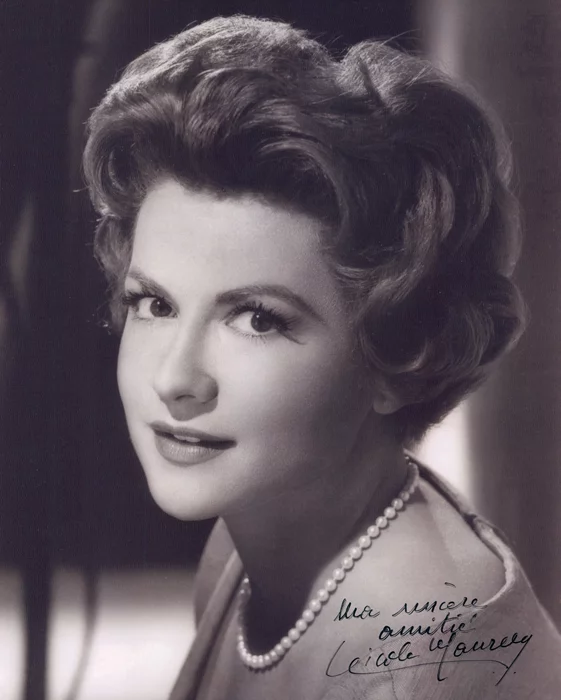 Nicole Maurey autograph