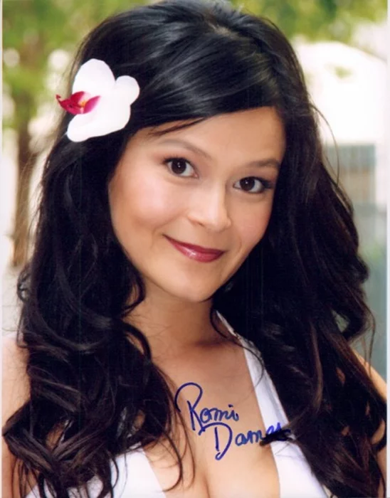 Romi Dames autograph