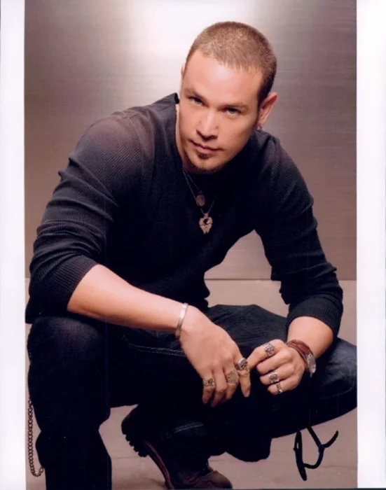 Kevin  Alejandro autograph