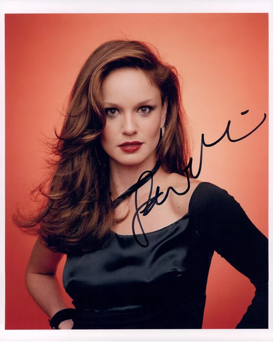 Sarah Wayne Callies autograph