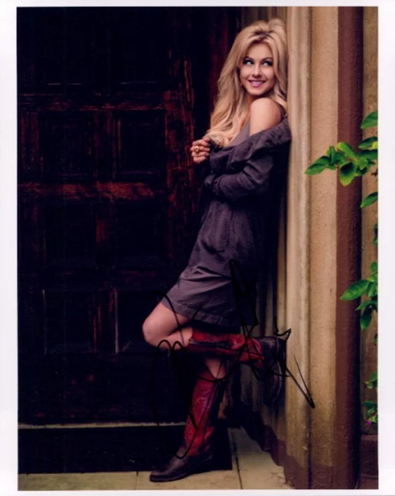 Julianne Hough autograph