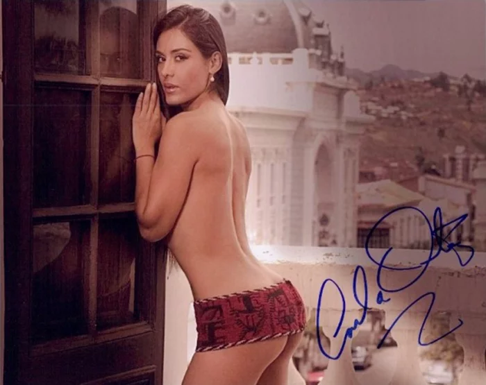 Carla Ortiz autograph