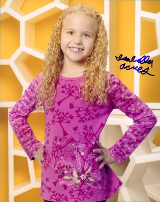 Isabella Acres autograph