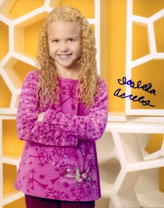 Isabella Acres autograph