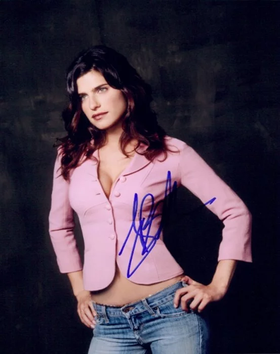 Lake Bell autograph