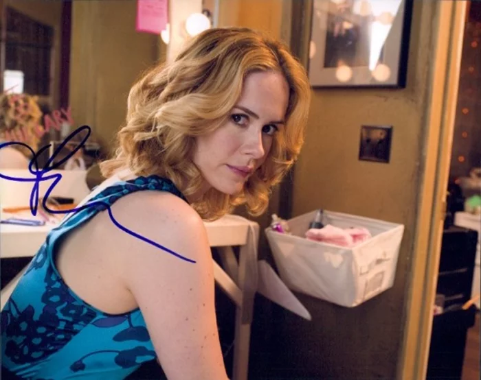Sarah Paulson autograph