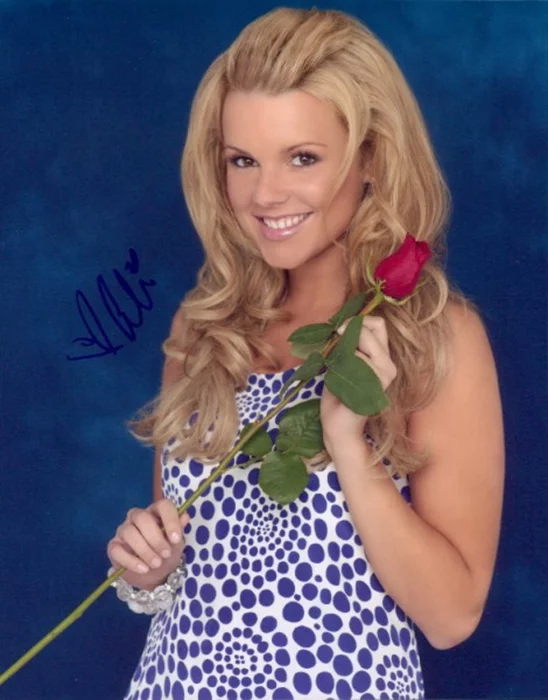 Ali Fedotowsky autograph