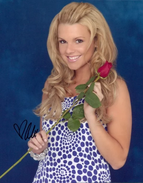 Ali Fedotowsky autograph