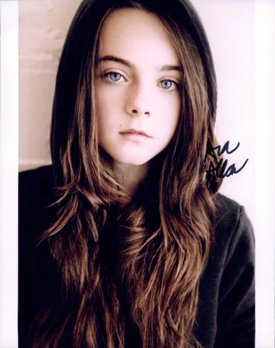 Ava Allan autograph