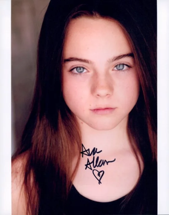 Ava Allan autograph