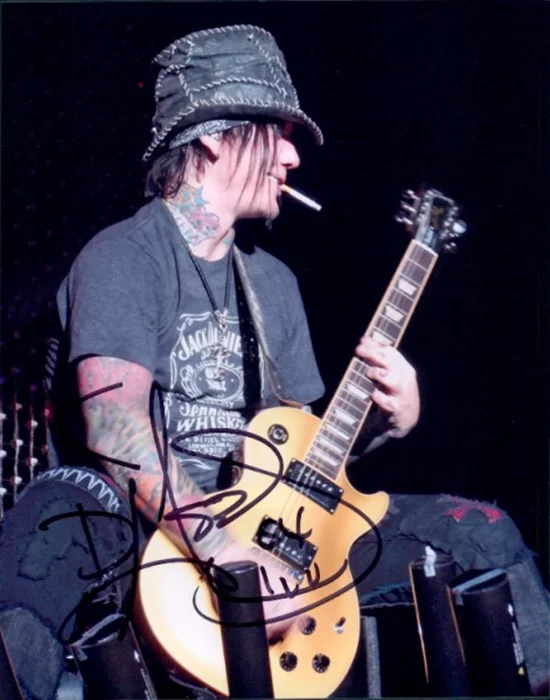 DJ Ashba autograph